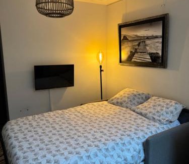 Barbatre Apartment | Appartement cosy face à la basilique Saint Remi