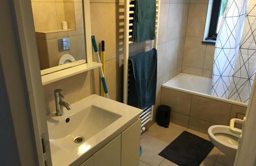 Courcelles Apartment | Appartement Courcelles