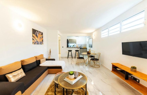 Schoelcher Apartment | Appartement de 2 chambres avec jardin clos et wifi a Schoelcher a 1 km de la plagetr