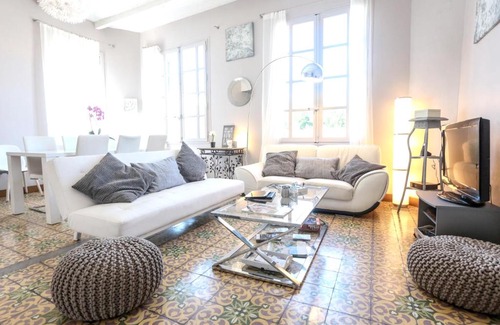 Avignon City Centre Apartment | Appartement de 3 chambres avec terrasse amenagee et wifi a Avignon