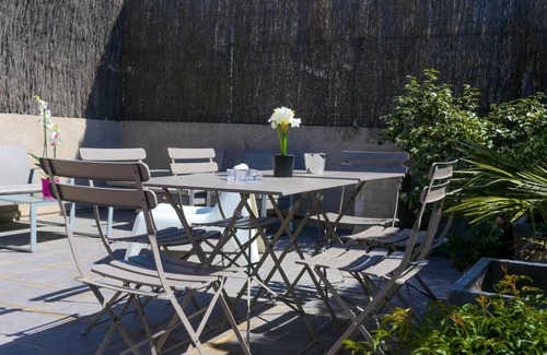 Avignon City Centre Apartment | Appartement de 3 chambres avec terrasse amenagee et wifi a Avignon