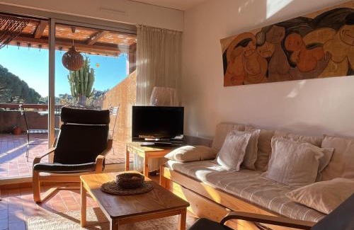 Le Lavandou Apartment | Appartement de Charme à Saint-Clair : Terrasse, Proche Plage et Commodités - FR-1-677-44