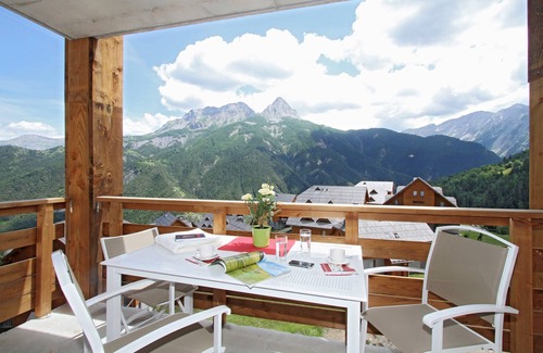 Pra Loup Condo | Appartement de Montagne avec un Balcon !