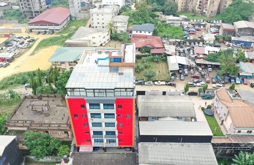 Douala Apartment | Appartement deux chambres Lit King-Size avec Balcon à Douala