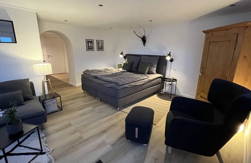 Pelm Apartment | Appartement Eifelglück Cozy apartment with sauna and view of the Kasselburg castle