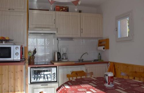 Font-Romeu-Odeillo-Via Apartment | Appartement 2 pièces cabine, plein sud, balcon, parking, à 800m du centre de Font-Romeu - FR-1-580-80