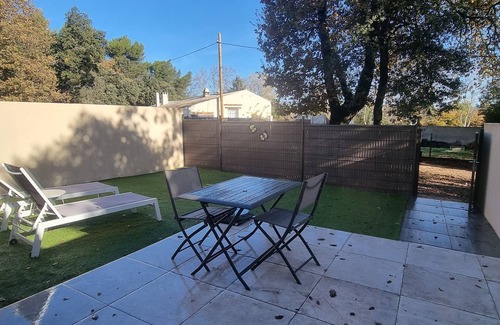 Saint-Esteve-Janson Apartment | Appartement N°1 Avec Jardin Privé LES Bois DE Zola aux Portes du Luberon