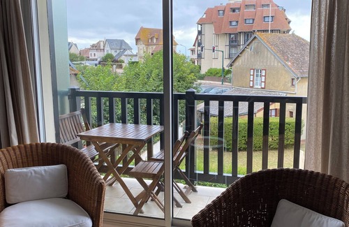 Blonville-sur-Mer Apartment | Appartement in Center of Blonville sur Mer for 4 (could do 5) near the Beach