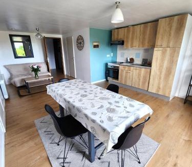 Pugny-Chatenod Apartment | Appartement indépendant dans maison au calme