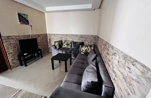 Harhoura Apartment | Appartement Meublé Pour Famille de 4 à 6, à 5 min à Pied de la Plage de Harhoura
