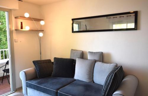 Evian-les-Bains Apartment | Appartement moderne avec balcon à Évian-les-Bains - FR-1-498-80