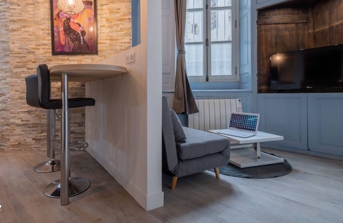 Laval Apartment | Appartement moderne dans le vieux Laval