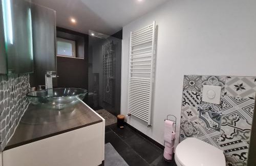 Frapelle Apartment | Appartement moderne et lumineux, proche de Saint-Dié-des-Vosges - 5 pers., WiFi, parking, terrasse - FR-1-589-434