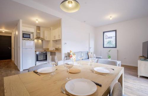 Peyragudes Apartment | Appartement Neuf à Loudenvielle - 6 pers, 2 ch, terrasse sud, proche télécabine et Balnéa - FR-1-695-12