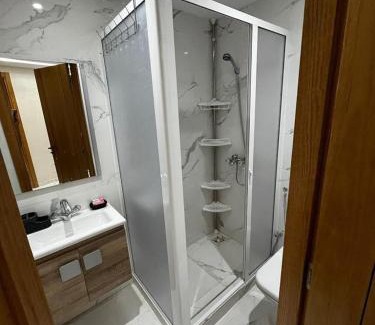 Luxus Apartment | Appartement neuf 2 chambres ,wifi , parking , Jardins de Tanger