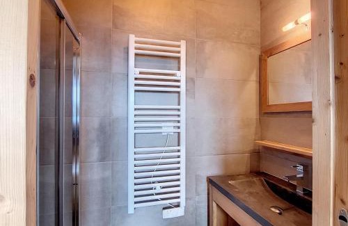 La Toussuire Apartment | Appartement neuf pour 6 pers. avec parking, balcon et sur pistes - FR-1-416-186