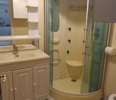 Laroquebrou Apartment | Appartement Numéro 2 1er Etage Gauche