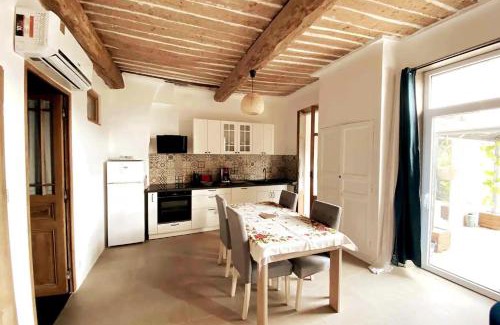 Les Arcs-sur-Argens Apartment | Appartement provençal avec terrasse dans le Var