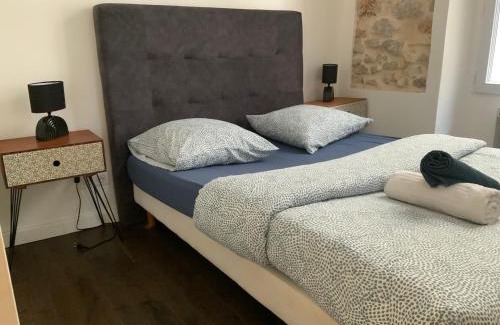 Antibes Old Town Apartment | appartement palmiers 2 pieces