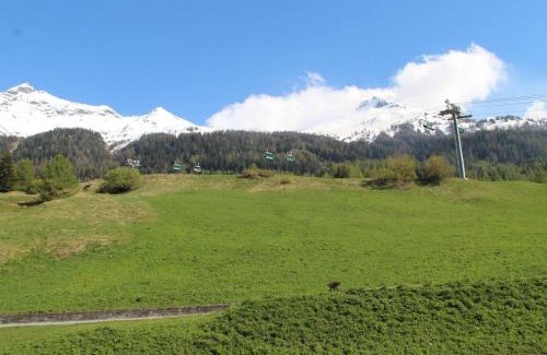 Lanslevillard Apartment | Appartement pour 4 personnes avec balcon exposé sud au pied des pistes à Val Cenis Lanslevillard - FR-1-508-172