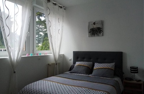 Perros-Guirec Apartment | Appartement Proche DE LA Plage ET DE LA Ville Dans UNE Résidence Calme