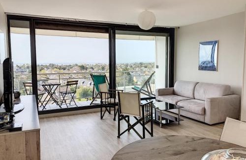 Jullouville Apartment | Appartement rénové avec tennis privé, parking et vue mer - FR-1-361-162