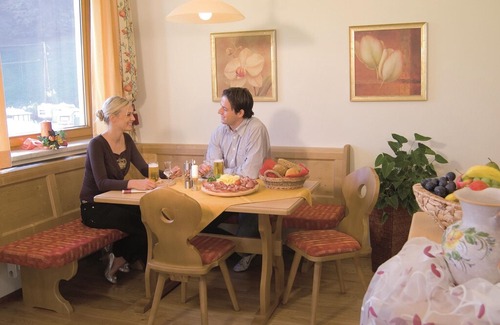 Kramsach Apartment | Appartement Seehof Top 2 - Camping & Appartements Seehof