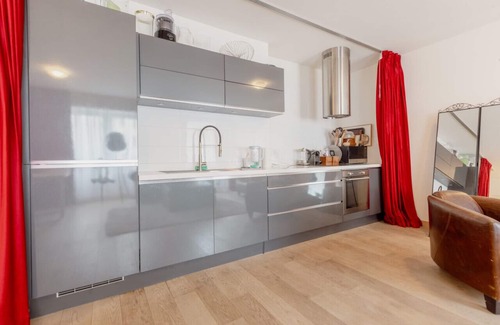Les Eaux-Vives Apartment | Appartement Spacieux à 15 Minutes du jet D'eau