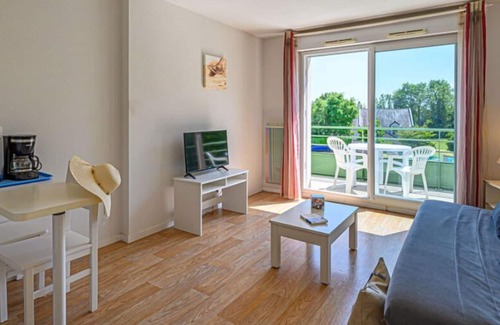 Plescop Condo | Appartement spacieux | Accès piscine