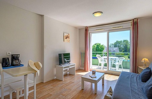 Plescop Condo | Appartement spacieux | Accès piscine