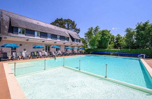 Plescop Condo | Appartement spacieux | Accès piscine