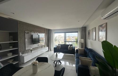 Yof Apartment | Appartement spacieux, piscine, balcon, vue sur mer et salle de sport