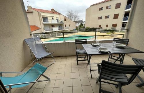 Saint-Jean-de-Monts Apartment | Appartement T2 à St Jean de Monts avec balcon et parking privé - FR-1-324A-67