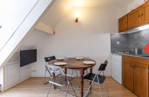 Cauterets Apartment | Appartement T2 à Cauterets, proche télécabine avec parking et local ski - FR-1-401-198