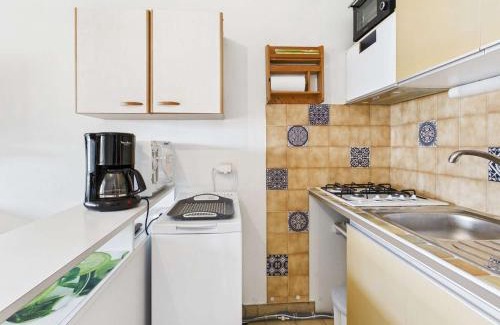 Le Grau-dʼAgde Apartment | Appartement T2 cabine climatisé, à 400m de la plage, proche commerces, 2ème étage, parking inclus - FR-1-423-272