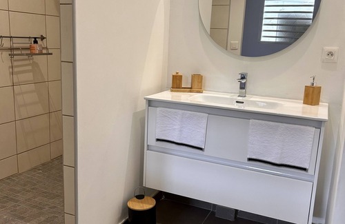 Bellevue Apartment | Appartement T2 Cosy Avec Piscine à 3 min de Pinel - Cul de sac