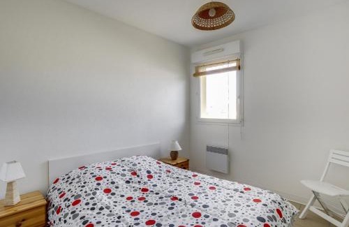Biscarrosse Plage Apartment | Appartement T3 à 50m de l'océan, balcon sud, parking, pour 4 pers à Biscarrosse - FR-1-521-3