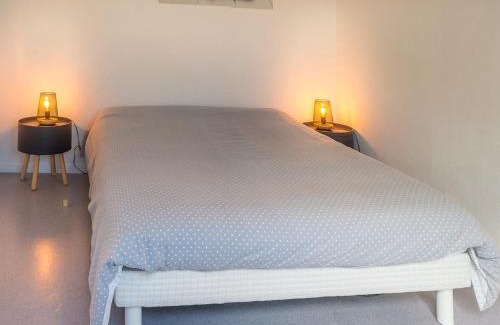 Port-Louis Apartment | Appartement T3 avec balcon proche commodités, parking inclus - FR-1-349-198