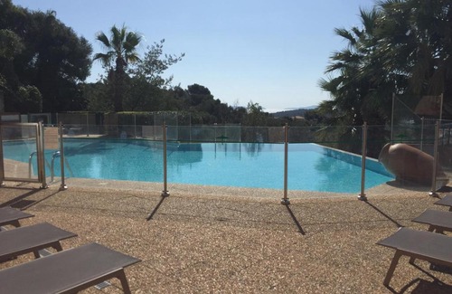 Bormes-Les-Mimosas Apartment | Appartement vue mer "Les Terrasses du mirage"