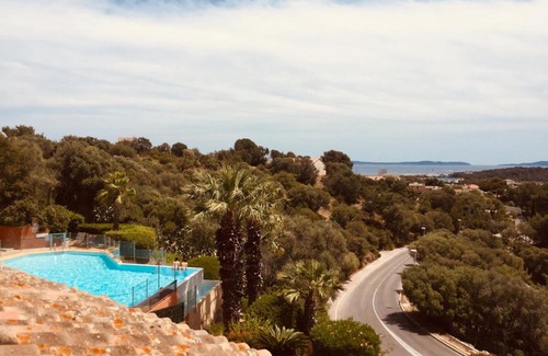Bormes-Les-Mimosas Apartment | Appartement vue mer "Les Terrasses du mirage"
