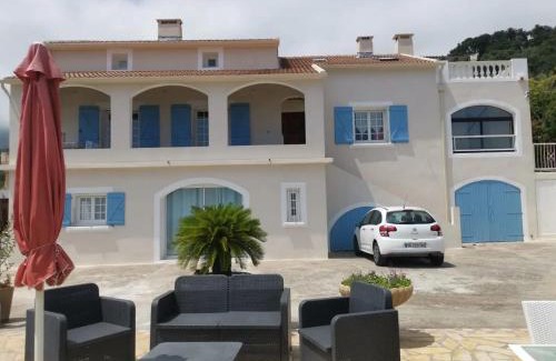 Bastia Apartment | Appartement Vue Mer à Bastia, terrasse et piscine privée.