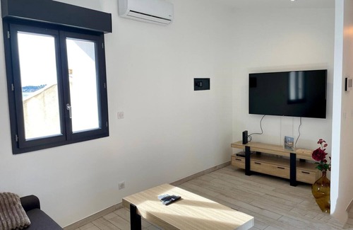 Bouzigues Apartment | Appartement VUE SUR LA Lagune DE Thau. Linge DE Maison Fourni, Animaux Acceptes