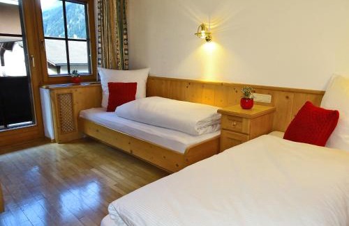 Mayrhofen Apartment | Appartements Windschnur by PiaundDirk