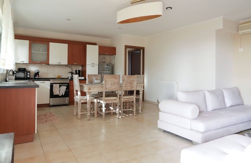 Spata-Artemida Apartment | Appartment 10 minutes from ATH airport, 5 minutes from beach