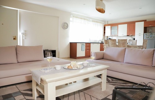 Spata-Artemida Apartment | Appartment 10 minutes from ATH airport, 5 minutes from beach