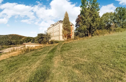 Grunhainichen Villa | Appealing Villa with Garden in Borstendorf Germany