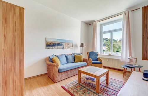 Grunhainichen Villa | Appealing Villa with Garden in Borstendorf Germany