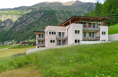 Zwieselstein Apartment | Appealing Apartment in Zwieselstein with Skiing Nearby