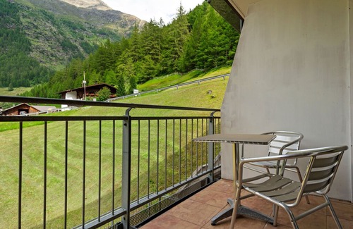 Zwieselstein Apartment | Appealing Apartment in Zwieselstein with Skiing Nearby