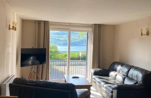 Fort William Apartment | Appin, Beautiful Lochside Apartment with Balcony